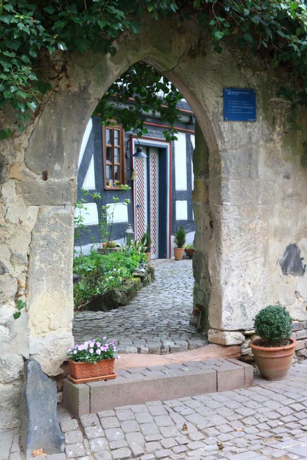 Alte Pfarre Gudensberg Apartment Exterior photo